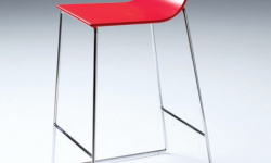GD CURVE Барный стул стальной каркас и цельное изогнутое сиденье из дуба, Rojo мини 1