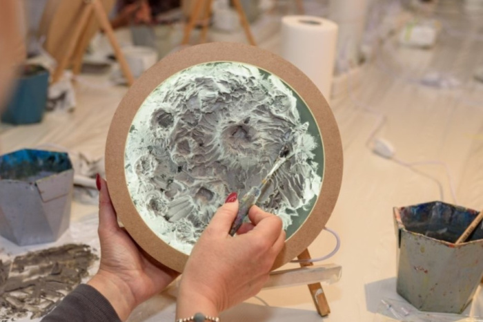 Арт-девичник по созданию панно в виде луны